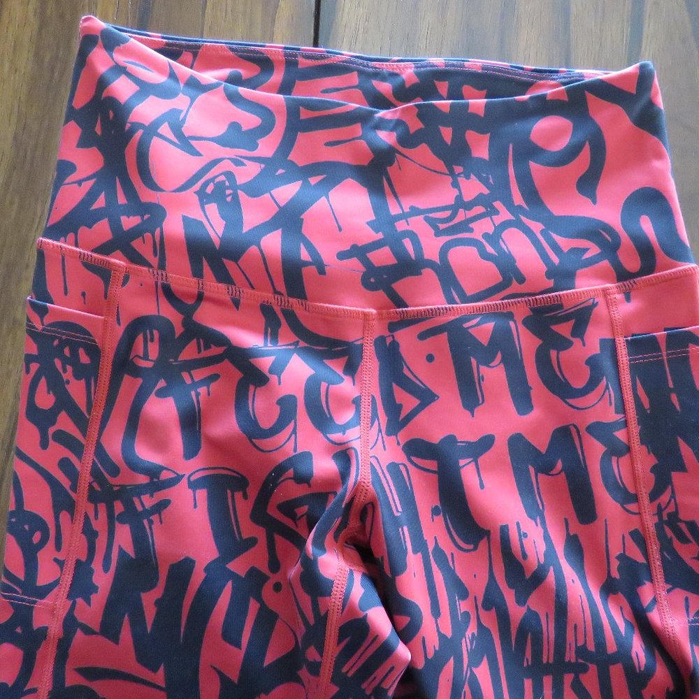 Feed me, Fight me leggings